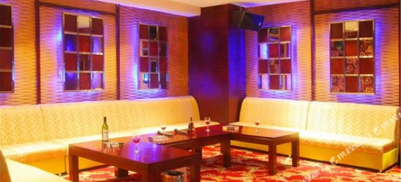 康定红雪莲大酒店图片