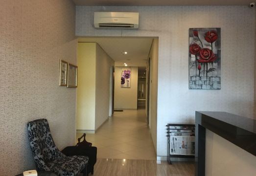 Life Emerald Hotel Surabaya Hotel Overview