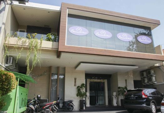 Life Emerald Hotel Surabaya Hotel Overview