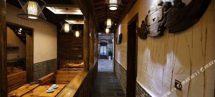 幸福乌托邦民宿(凤凰古城南华门店)图片
