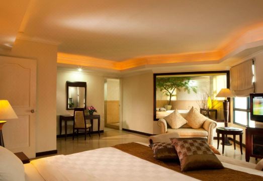 Grand Tropic Suites HotelHotel Overview