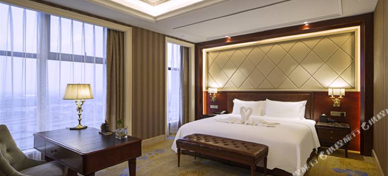 成都金韵酒店(欢乐谷金府地铁站店)图片