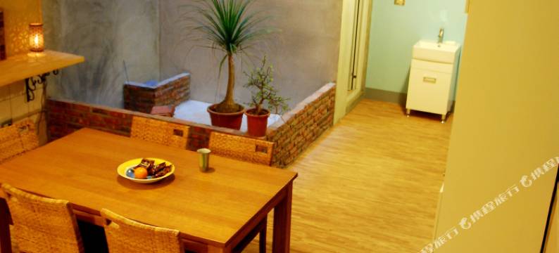 南投岛中央旅人聚场图片