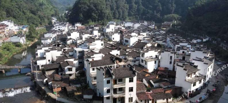 婺源山景红枫客栈图片