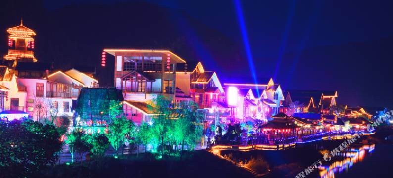 张家界溪布街陆号客栈图片