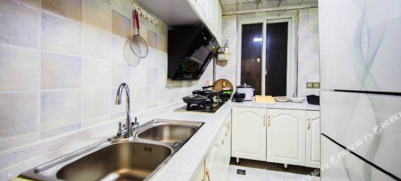 重庆靠地段撑起来的青年旅舍图片