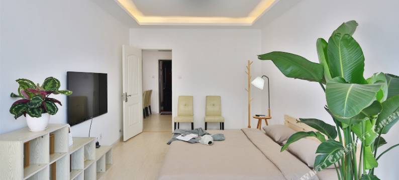 青岛栈桥劈柴院有格调两居室公寓图片