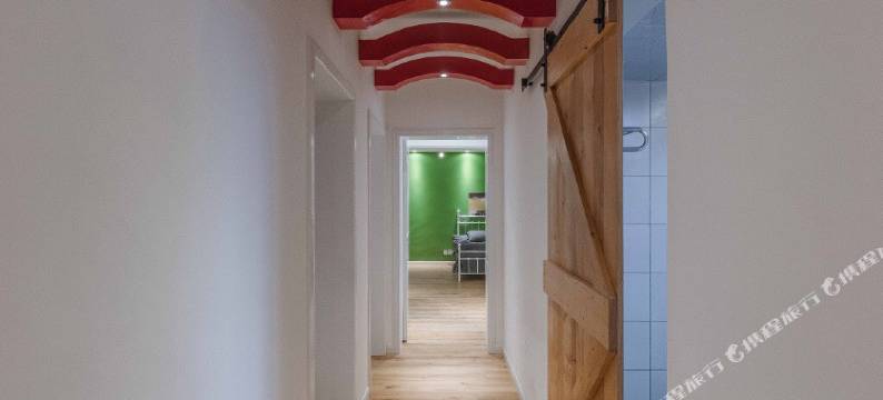 徒者普通公寓(上海蒲汇塘路店)图片