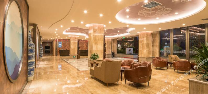 西双版纳景洪美度大酒店(热带花卉园傣乡水城店)图片