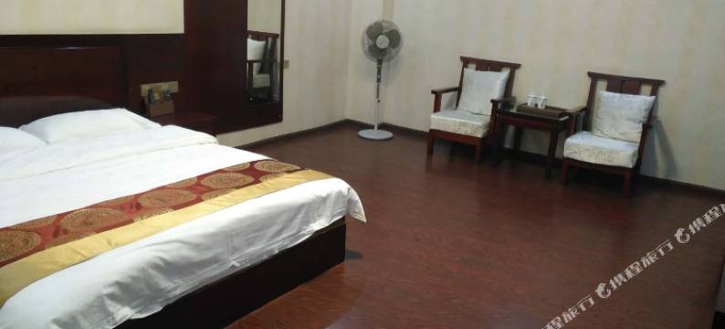 盈江华春商务酒店(新客运站店)图片