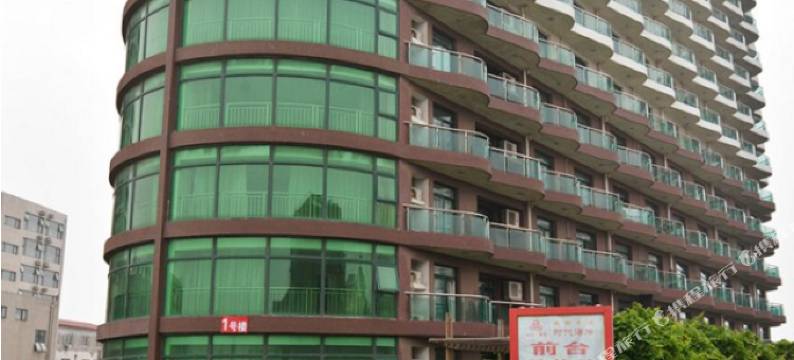 海潮轻奢海景公寓(黄金海岸店)图片