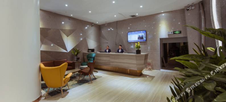 伊犁VV酒店(六星街店)图片