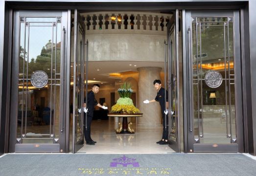 Martha Garr Grand HotelHotel Overview