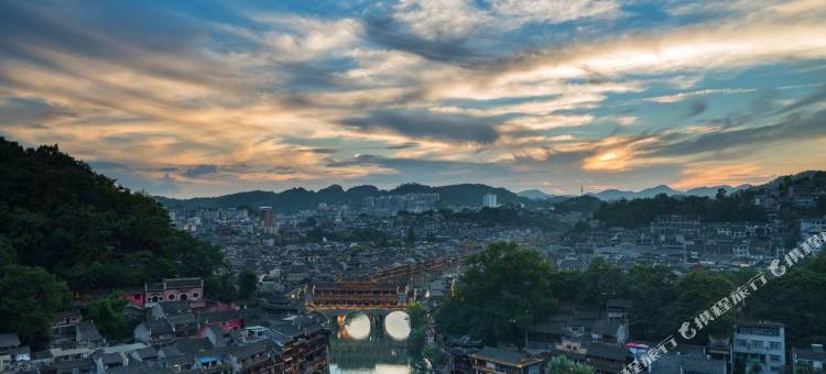 山谷花间·忆丨Phoenix Ancient City城景民宿(凤凰古城虹桥店)图片