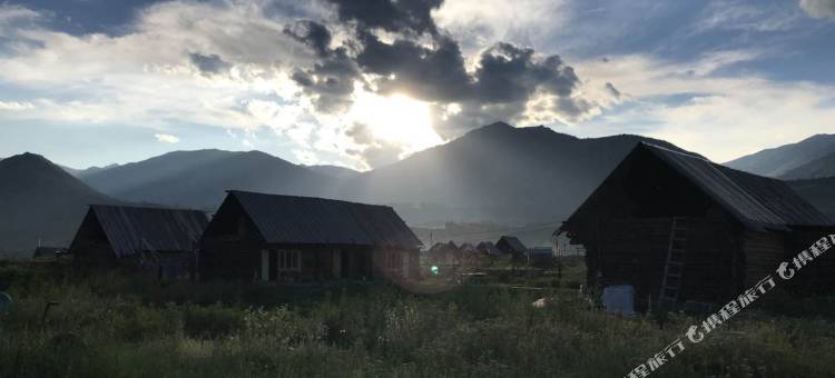 布尔津静逸时光景观客栈图片