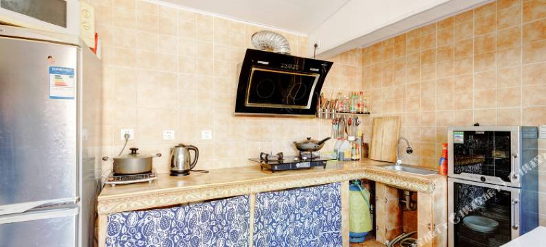 北京传统式中国建筑庭院四合院图片