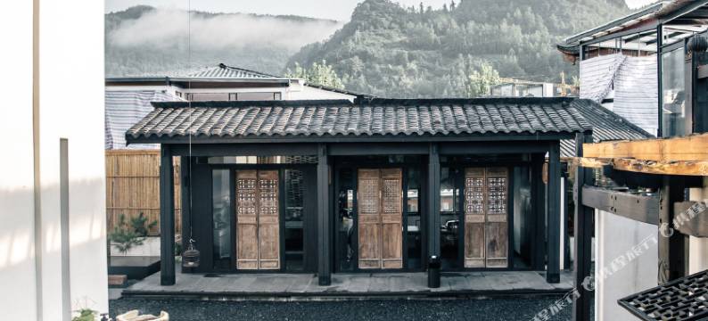 宋风明雨精品度假民宿(张家界国家森林公园武陵源店)图片