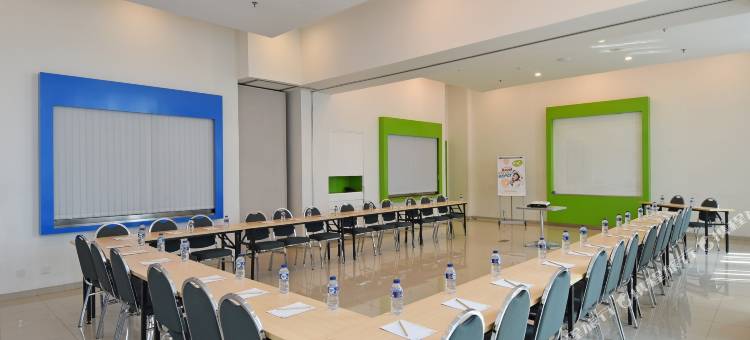 雅加达科拉帕加丁POP酒店(Pop! Hotel Kelapa Gading)图片