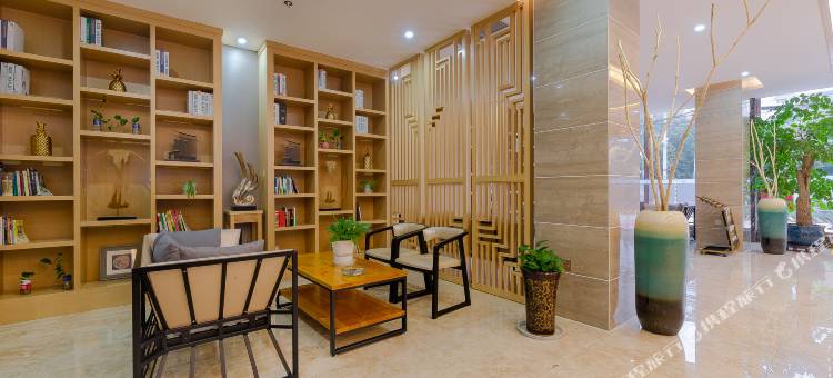 蓝郡铂瑞酒店(成都龙泉驿家乐福店)图片