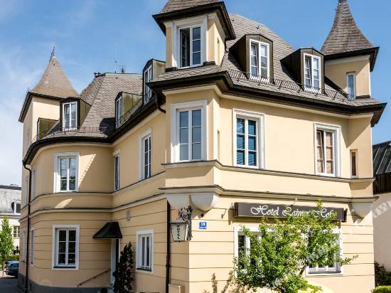 寧芬堡斯加羅斯蘭蒙酒店