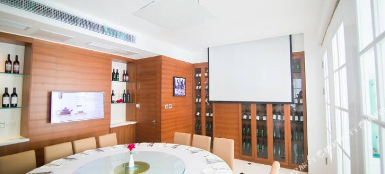 赞赞酒店(烟台渔人码头第二海水浴场店)图片