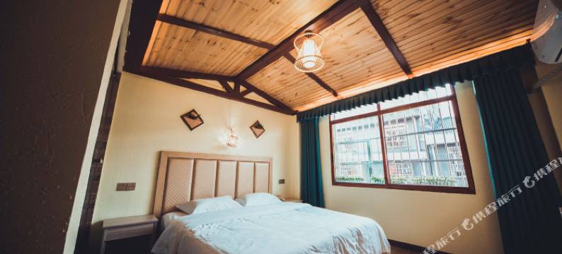 布洛民俗客栈(恩施火车站机场店)图片