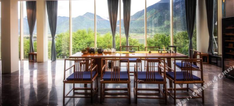 米林听风看水玻璃盒子别墅图片