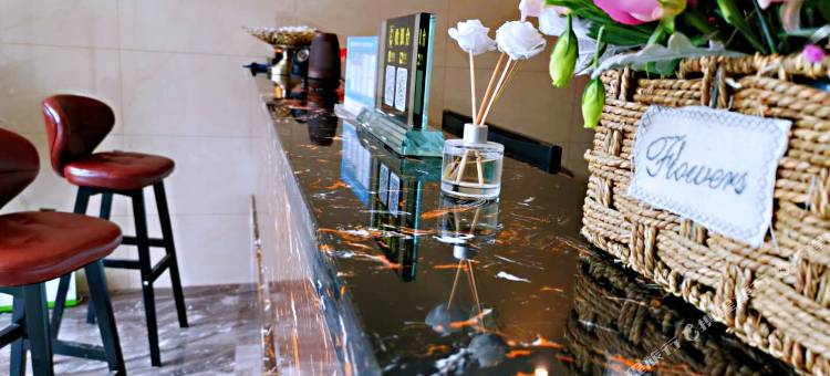 德财商务宾馆(南京九龙湖地铁站店)图片