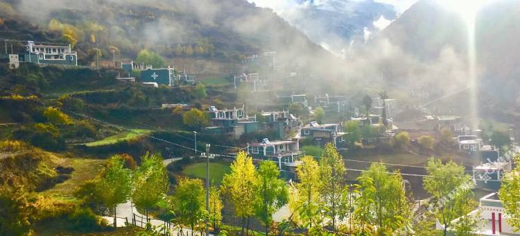 四姑娘山西坡山乡客栈图片