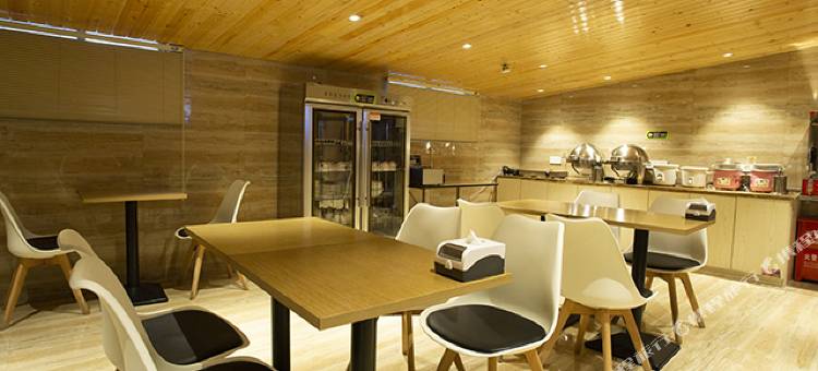 精途酒店(黄冈武穴雅斯广场店)图片