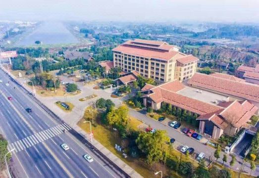 Xinjin Celebrity City Hotel(Hope Outlets Store) Hotel Overview