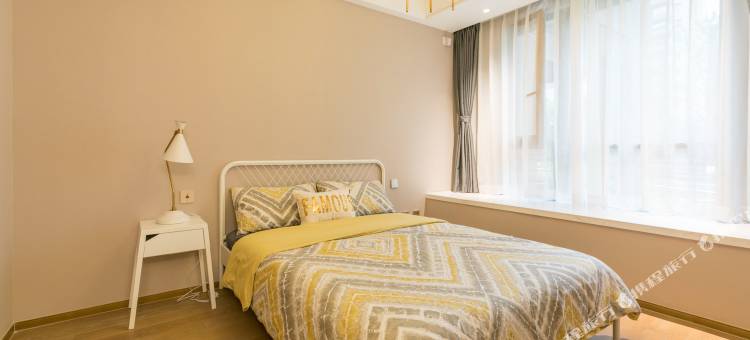 上海百年孤独千年一叹公寓(泰虹路分店)图片