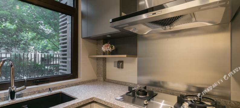 上海百年孤独千年一叹公寓(泰虹路分店)图片