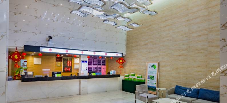 湛江燕岭翠园酒店(东风海鲜市场店)图片