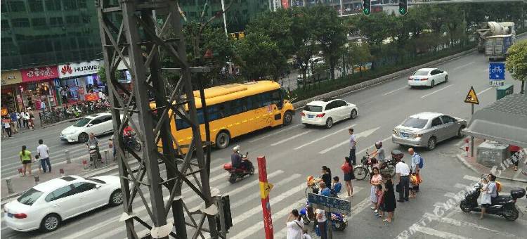 广州艾特公寓(人和地铁站店)图片