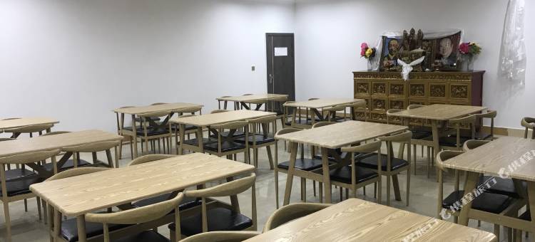 江孜明湖饭店图片