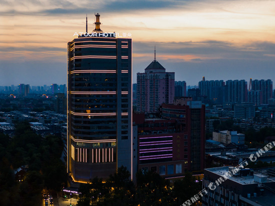 济南大观园亚朵酒店