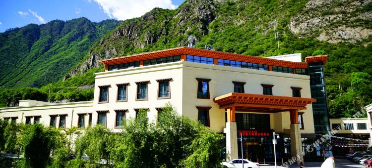 理县古尔沟温泉山庄图片