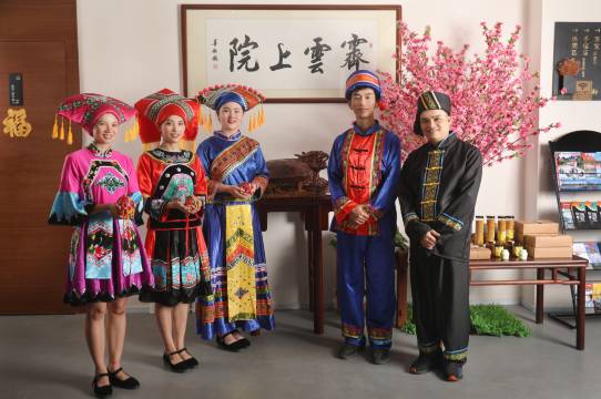 霁云上院度假酒店(阳朔十里画廊遇龙河店)图片