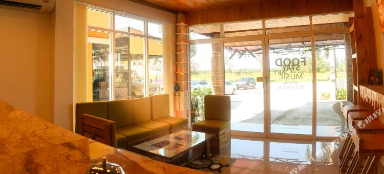 素叻他尼机场酒店(Baan Urt Suratthani Airport Hotel)图片