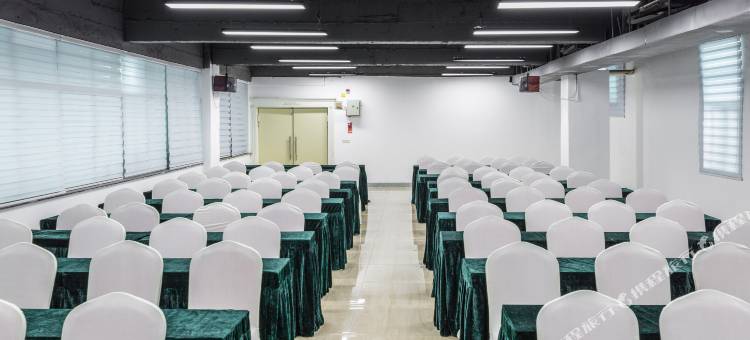 竹房子影院酒店(安岳北门口店)图片