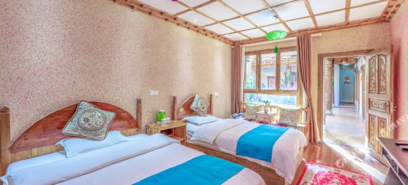 香格里拉望宇楼·玫瑰别院客栈(独克宗古城大佛寺转经筒店)图片