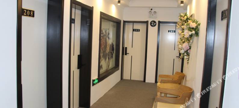 星海轻奢民宿(开封清明上河园店)图片