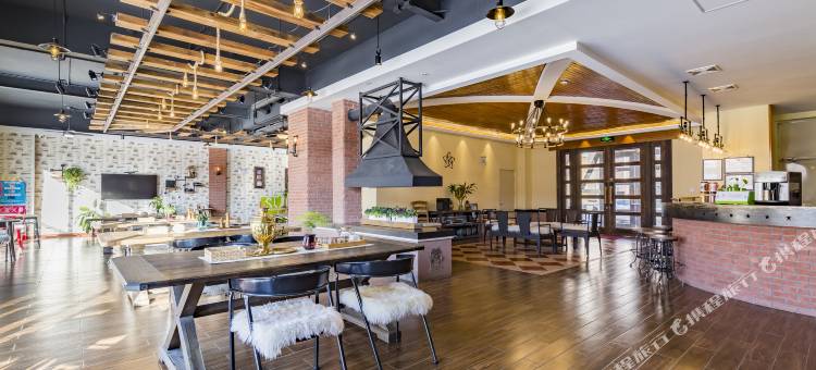 随风驿湖畔雪山度假酒店(崇礼店)图片