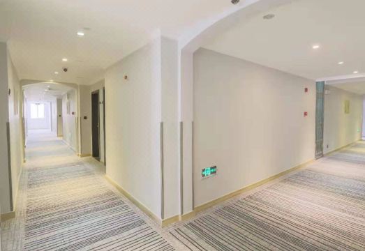 GreenTree (Jinhu West Road 84 Plaza) Hotel Overview