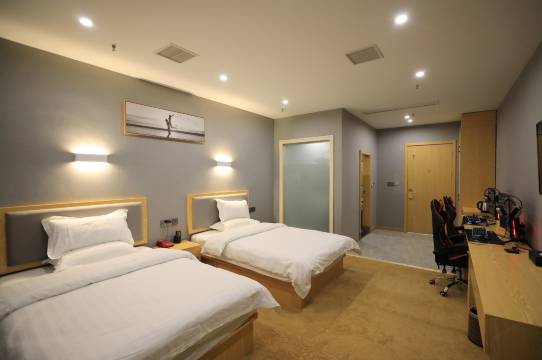 LC电竞主题酒店(黎川古城第一中学店)