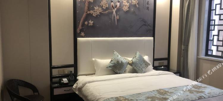 新蔡铂丽水晶精品酒店图片