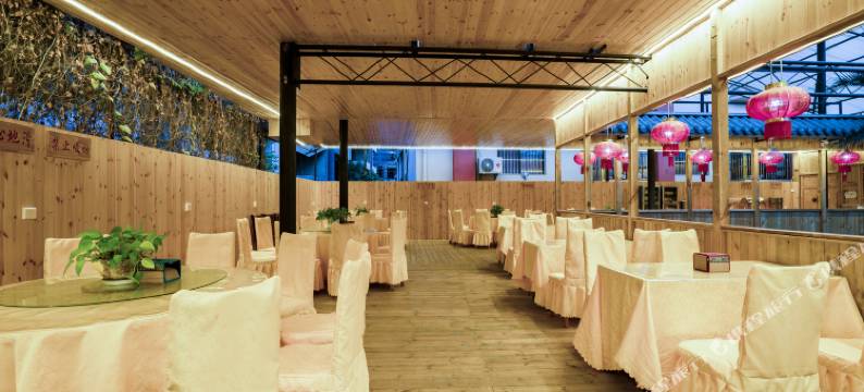 景洪王府温泉酒店图片