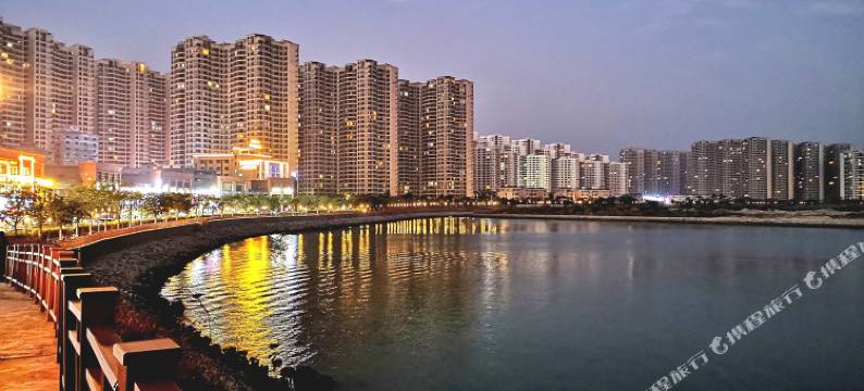 惠州多人出游十里银滩海滨沙滩海景风情民宿图片