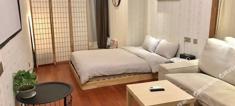 深圳近东门老街地王大厦京基100罗湖口岸公寓(3号店)图片